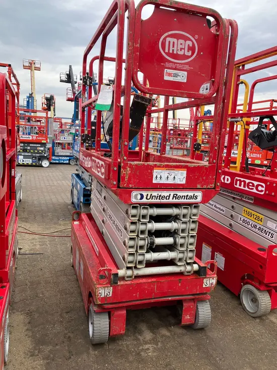 2018 MEC MICRO 19 Scissor Lift