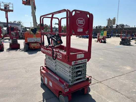 2018 MEC MICRO 19 Scissor Lift
