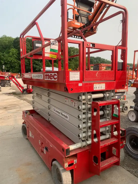 2017 MEC 4046SE Scissor Lift