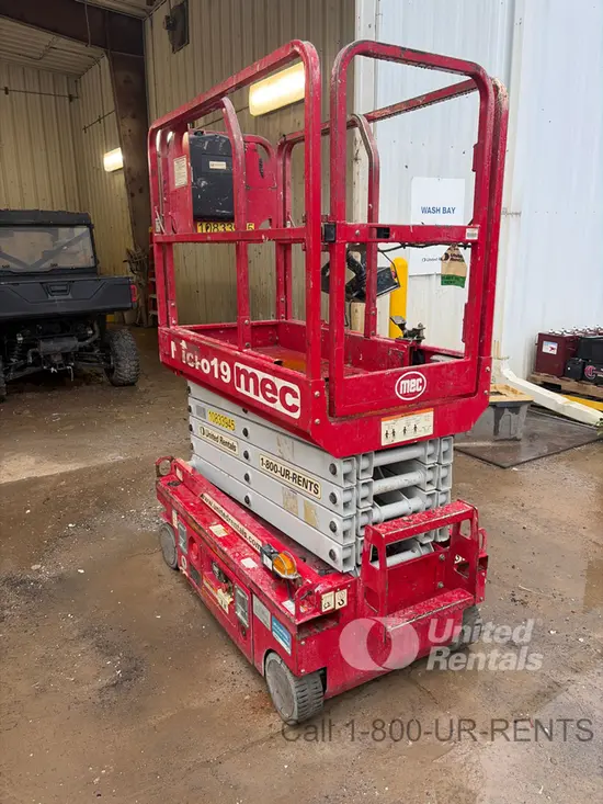 2018 MEC MICRO 19 Scissor Lift