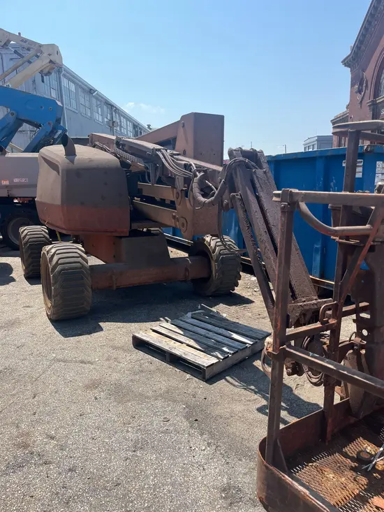 2016 JLG 450AJ Articulating Boom Lift
