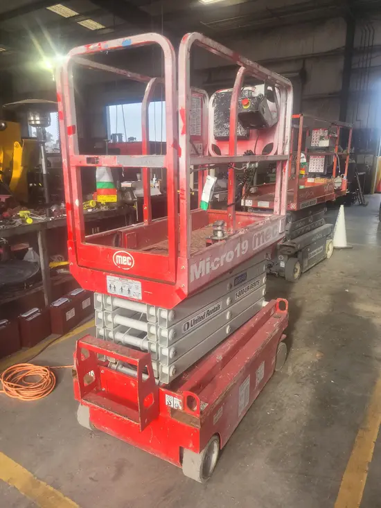 2018 MEC MICRO 19 Scissor Lift