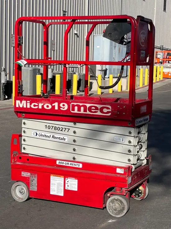 2018 MEC MICRO 19 Scissor Lift