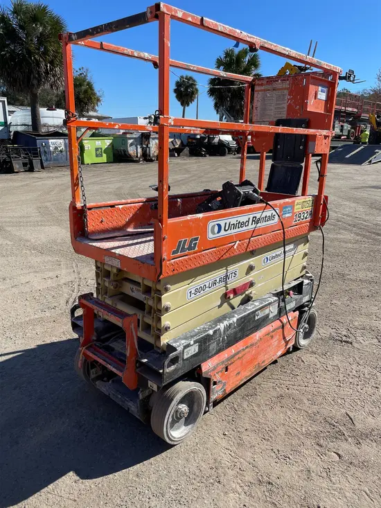 2018 JLG 1932R Scissor Lift