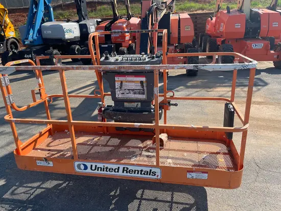 2015 JLG 800AJ Articulating Boom Lift