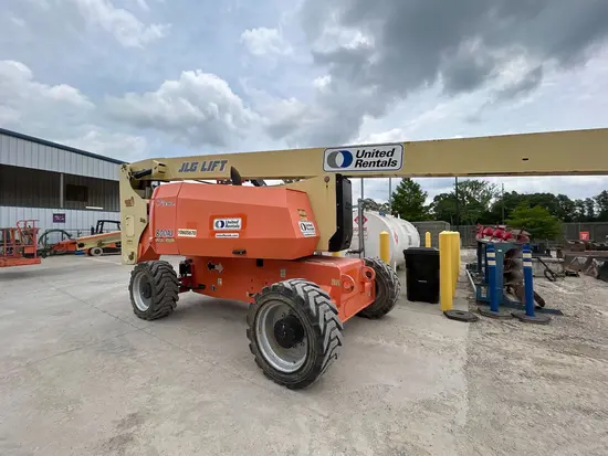 2017 JLG 800AJ Articulating Boom Lift