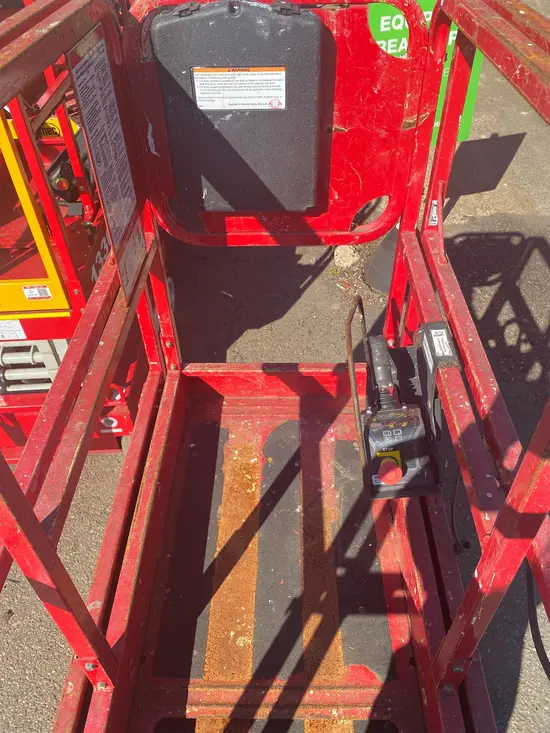 2017 MEC 1330SE Scissor Lift
