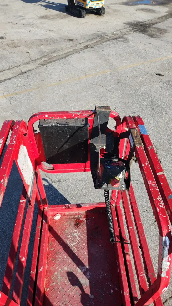 2021 MEC MICRO 19 Scissor Lift