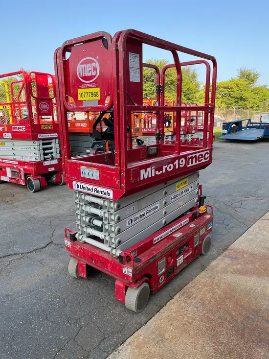 2018 MEC MICRO 19 Scissor Lift
