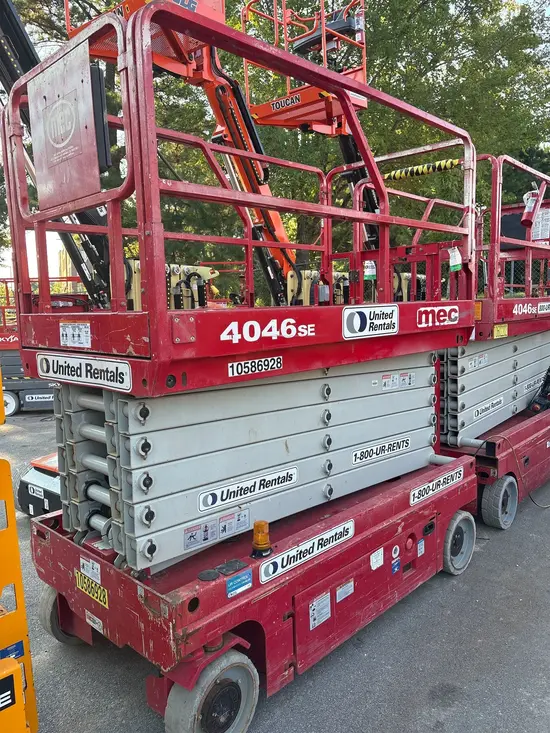 2017 MEC 4046SE Scissor Lift