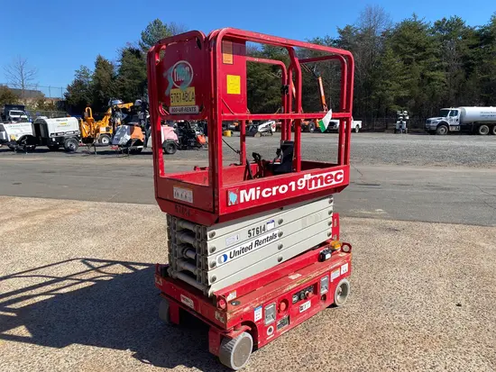 2018 MEC MICRO 19 Scissor Lift