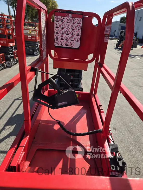 2017 MEC MICRO 19 Scissor Lift