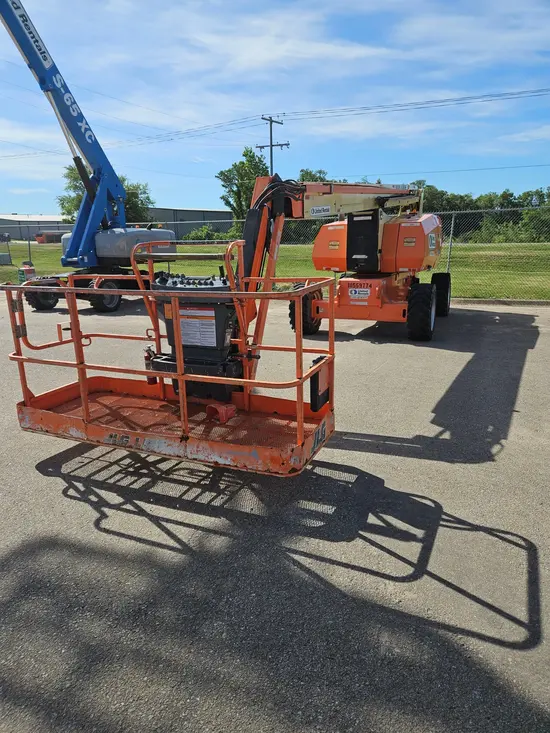 2017 JLG 800AJ Articulating Boom Lift