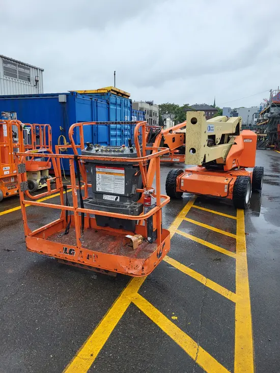 2016 JLG E450AJ Articulating Boom Lift