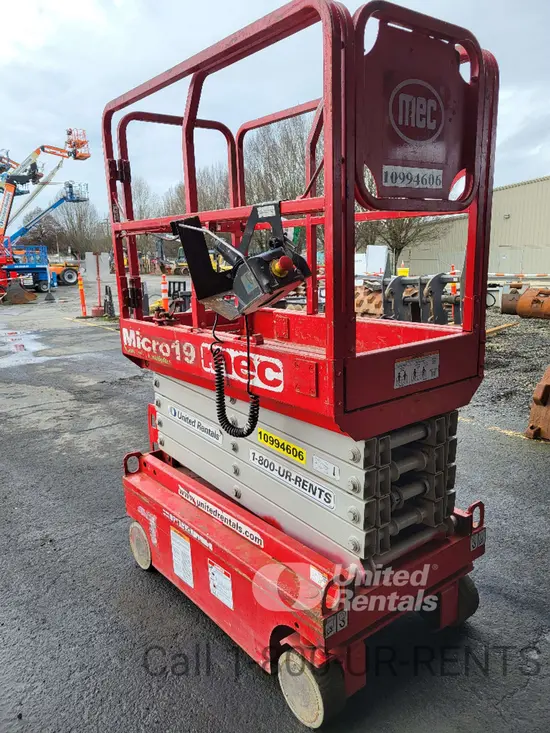2019 MEC MICRO 19 Scissor Lift