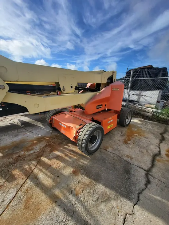 2016 JLG E450AJ Articulating Boom Lift