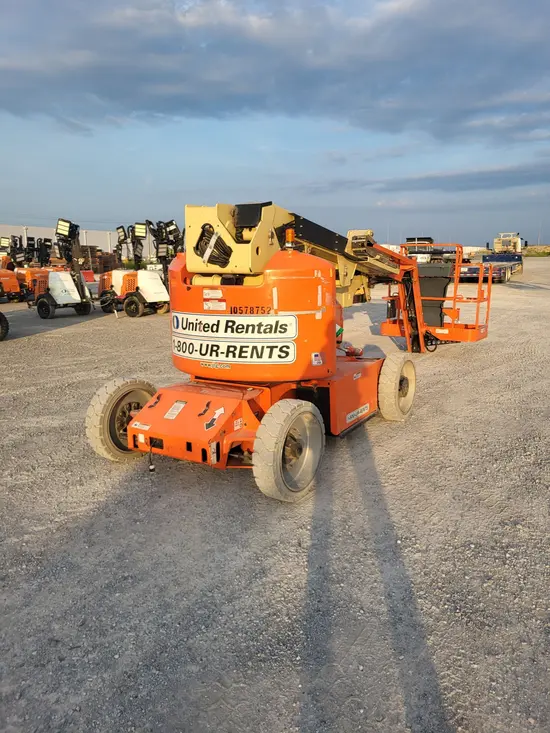2017 JLG E450AJ Articulating Boom Lift