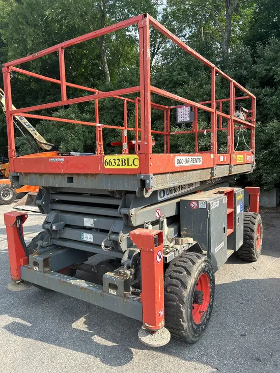 2018 Skyjack SJ8831RT Rough Terrain Scissor Lift