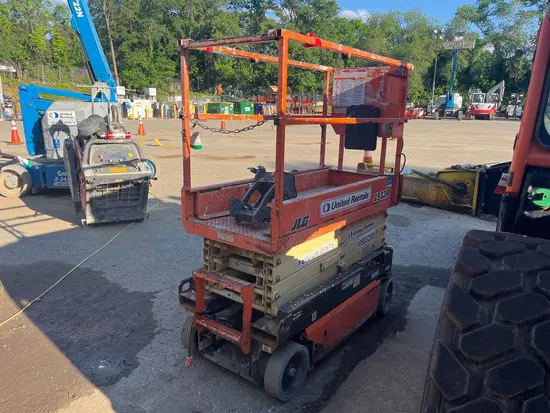 2017 JLG 1932R Scissor Lift