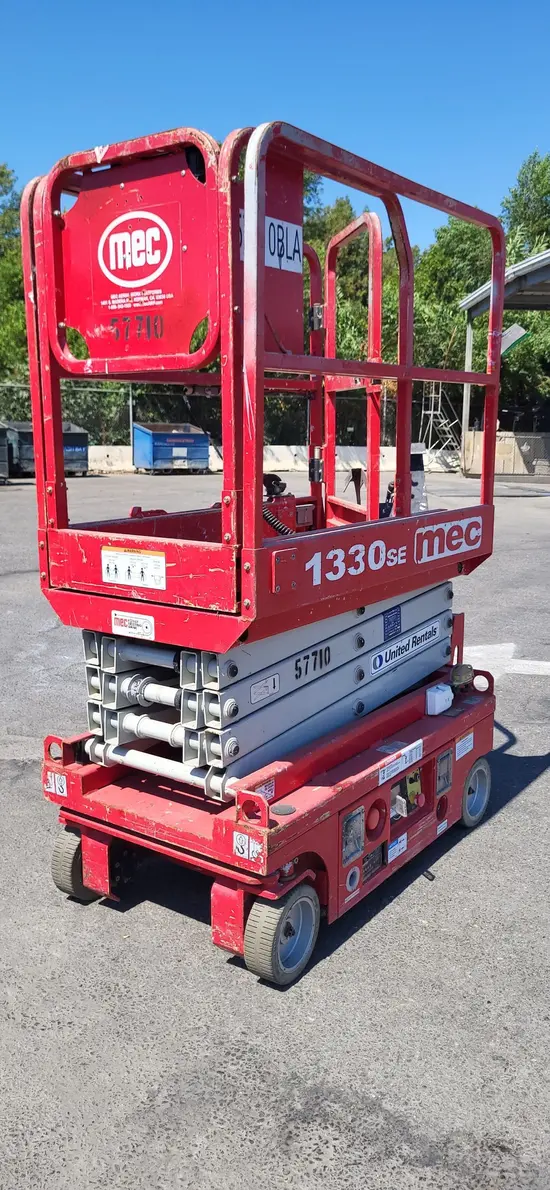 2018 MEC 1330SE Scissor Lift