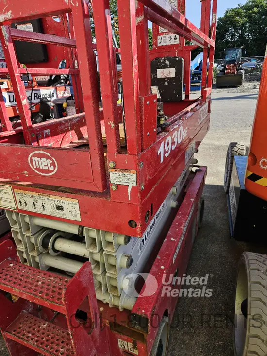2017 MEC 1930SE Scissor Lift