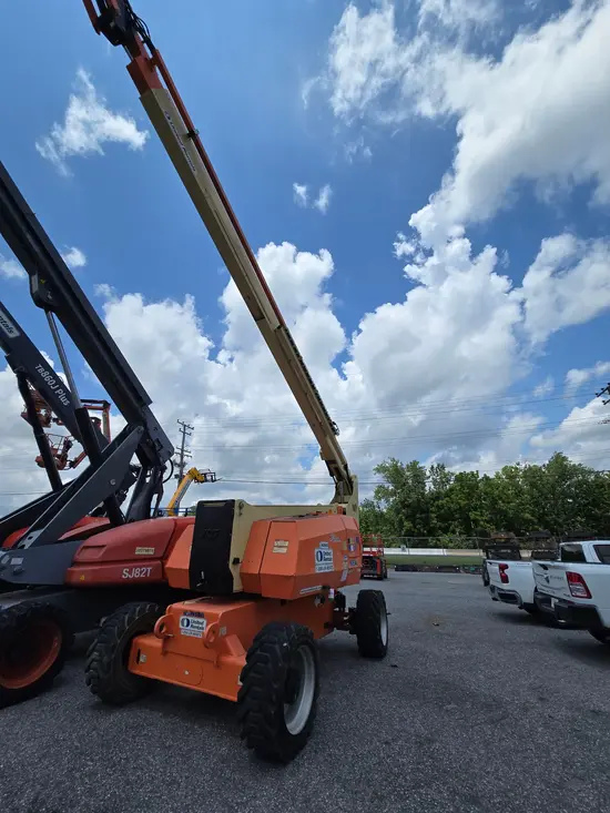 2017 JLG 800AJ Articulating Boom Lift