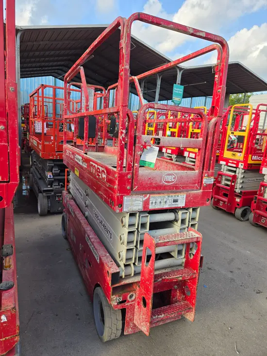 2017 MEC 2632SE Scissor Lift