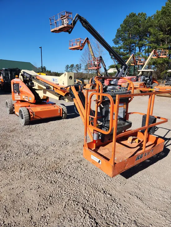 2015 JLG E450AJ Articulating Boom Lift
