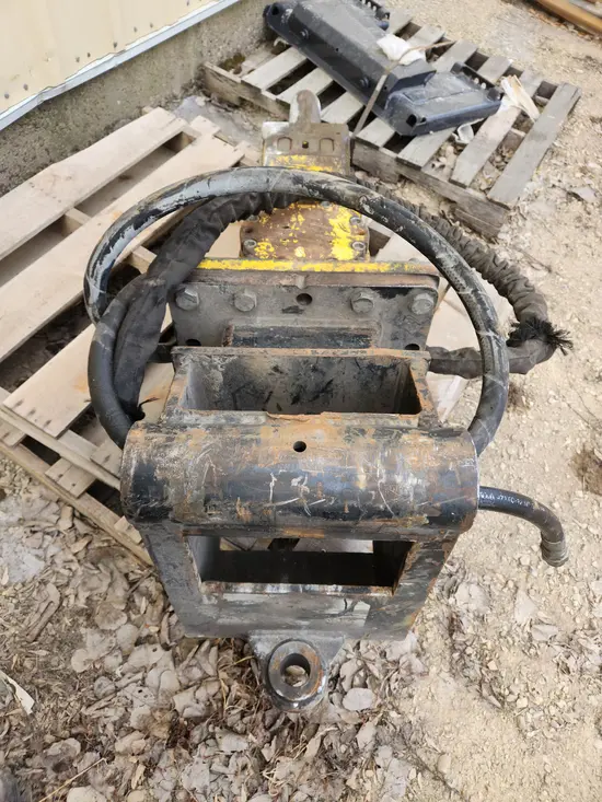2016 Atlas Copco SB 452 Attachment