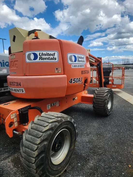 2015 JLG 450AJ Articulating Boom Lift