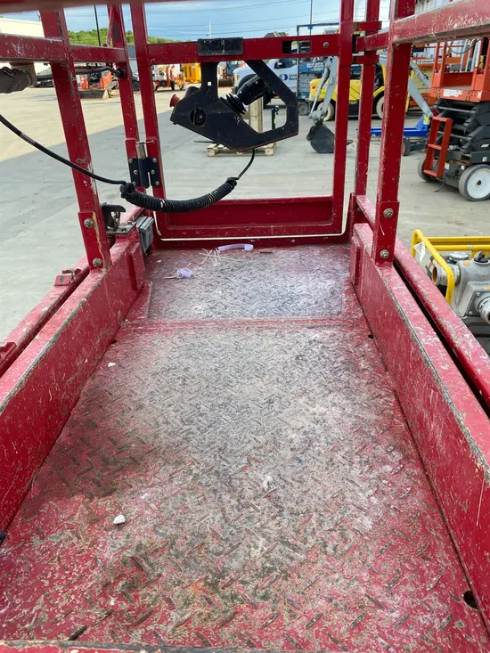 2018 MEC MICRO 19 Scissor Lift