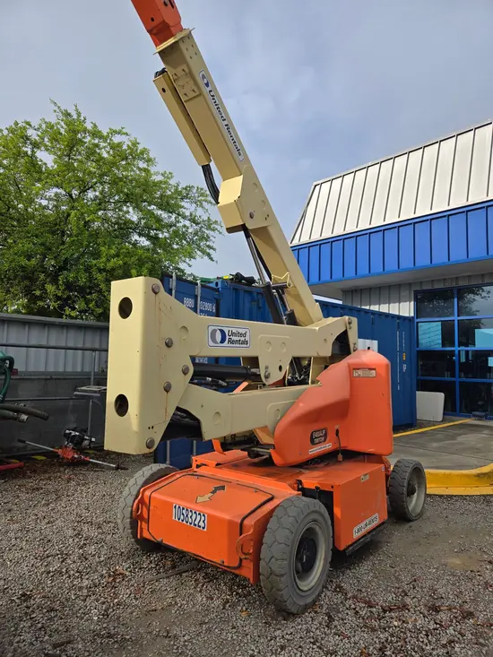 2017 JLG E400AJPN Articulating Boom Lift