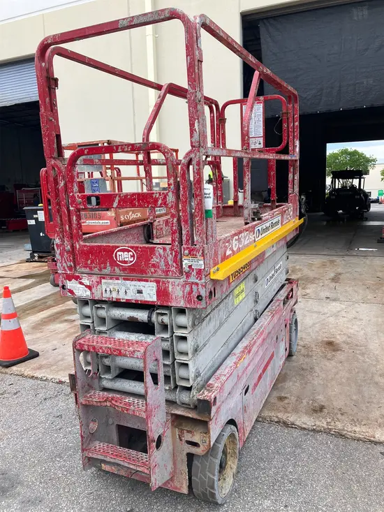 2017 MEC 2632SE Scissor Lift