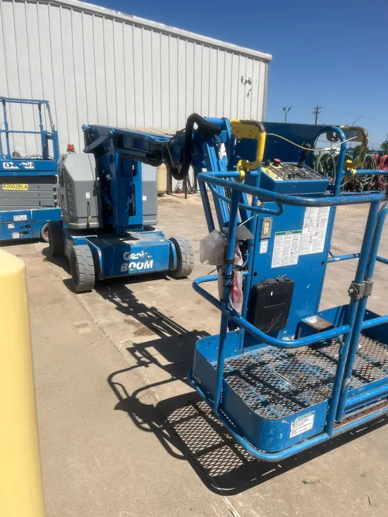 2017 Genie Z-34/22N Articulating Boom Lift