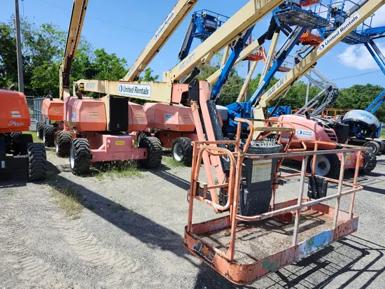 2017 JLG 800AJ Articulating Boom Lift