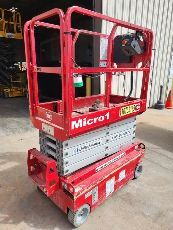 2018 MEC MICRO 19 Scissor Lift