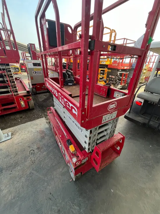 2018 MEC MICRO 19 Scissor Lift