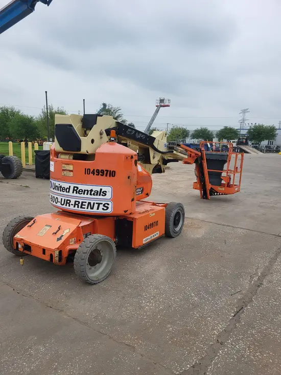 2016 JLG E400AJPN Articulating Boom Lift