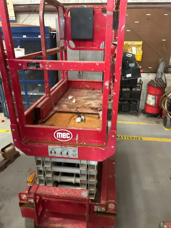 2018 MEC MICRO 19 Scissor Lift