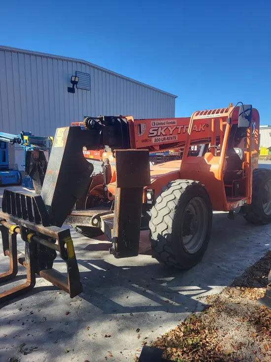 2017 SKYTRAK 10054 Forklift