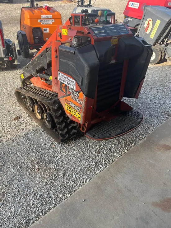 2021 Ditch Witch SK800 Track Loader