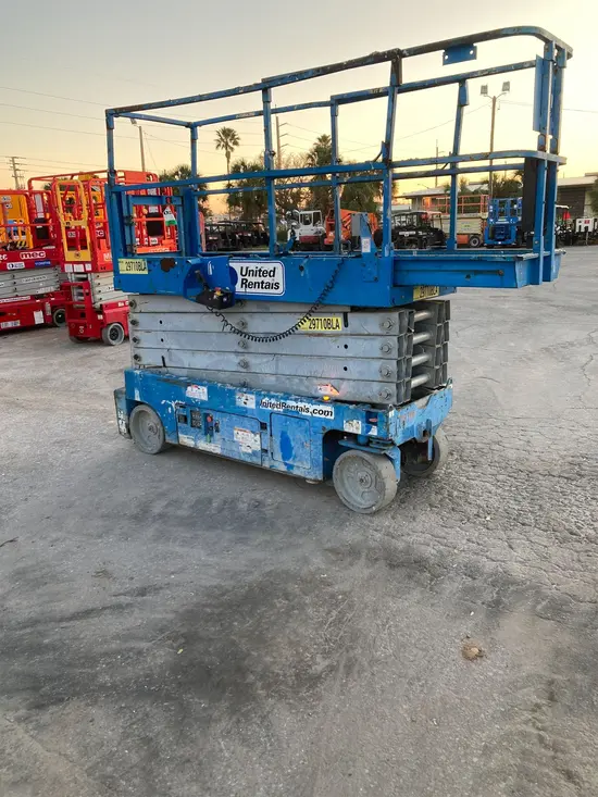 2016 Genie GS-3232 Scissor Lift