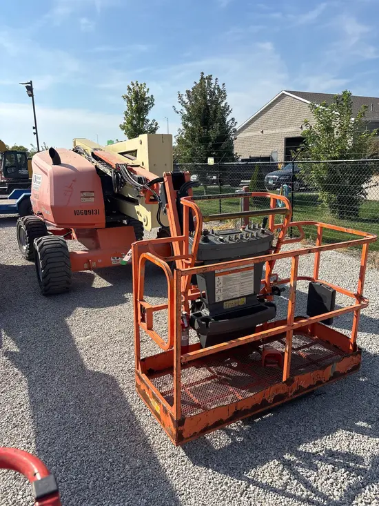 2017 JLG 450AJ Articulating Boom Lift