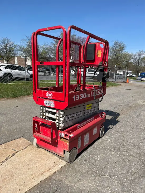 2017 MEC 1330SE Scissor Lift