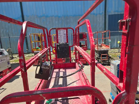 2017 MEC 1930SE Scissor Lift