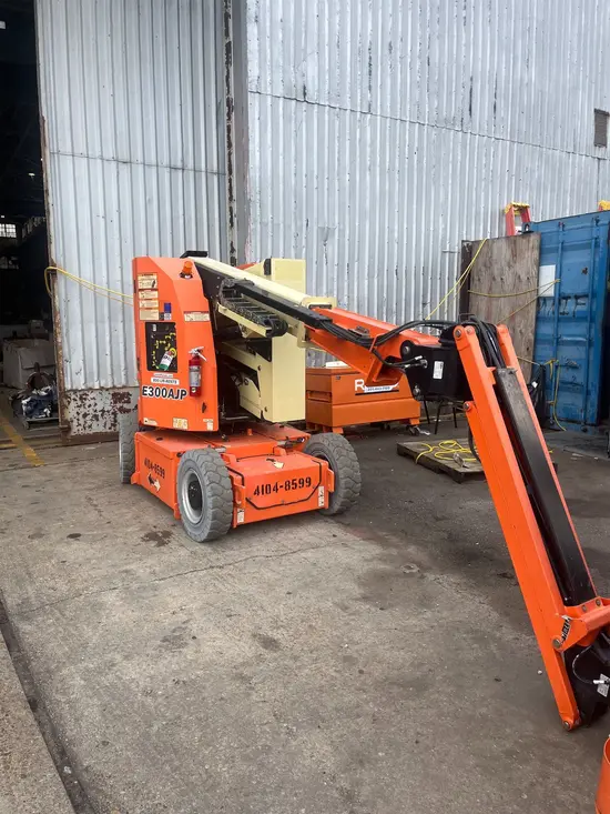 2017 JLG E300AJP Articulating Boom Lift