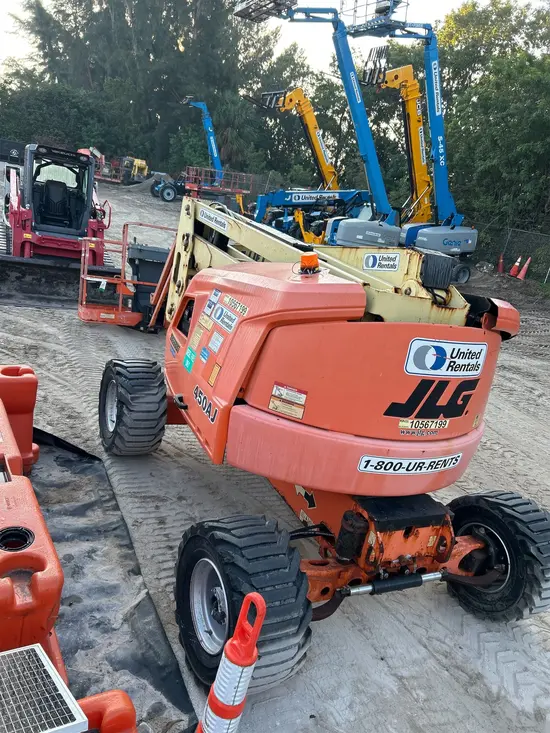 2017 JLG 450AJ Articulating Boom Lift
