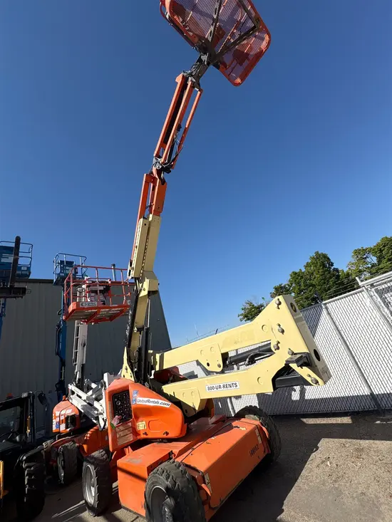 2014 JLG E450AJ Articulating Boom Lift