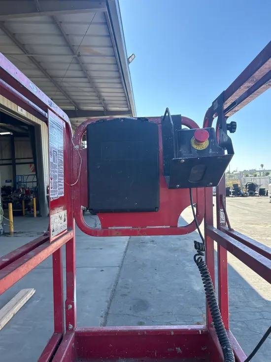 2019 MEC MICRO 19 Scissor Lift