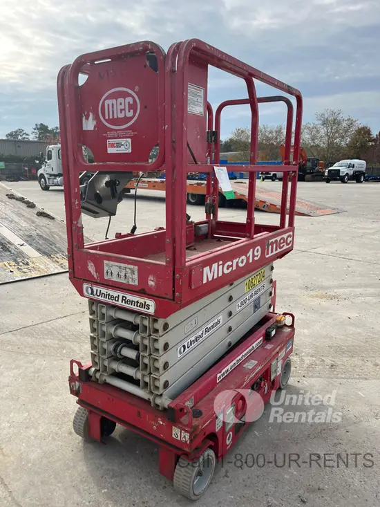 2018 MEC MICRO 19 Scissor Lift